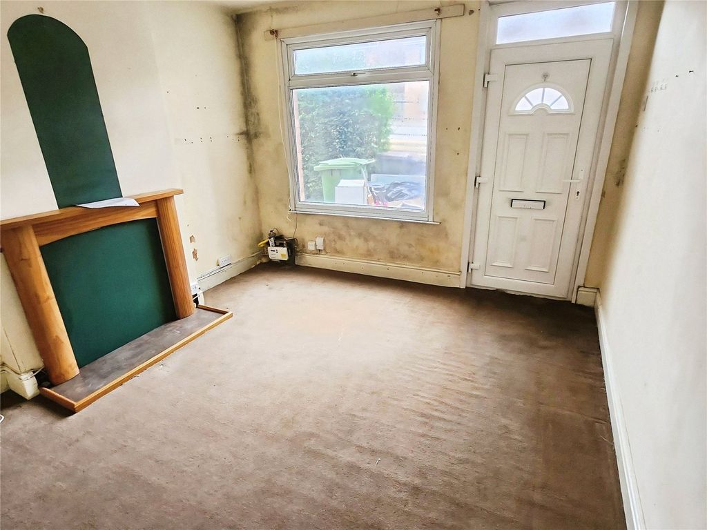 Property photo 2 of 9 Lounge