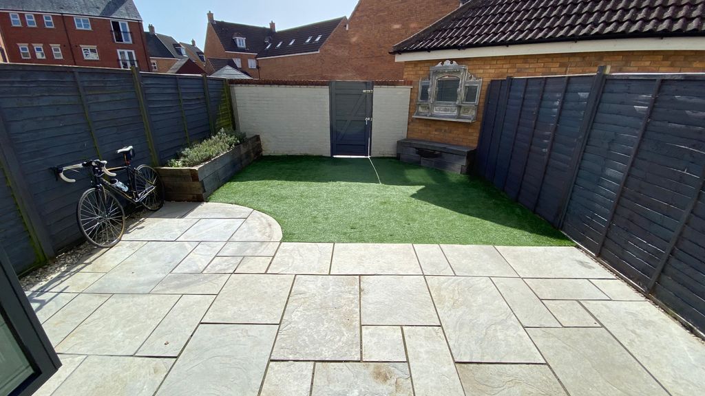 Property photo 2 of 16 Garden