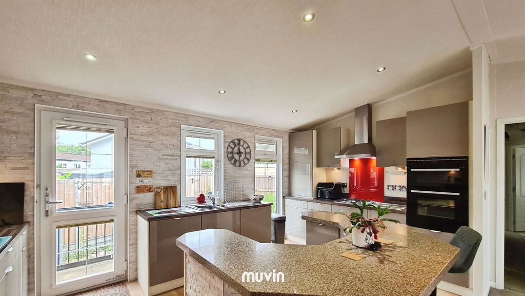 Property photo 3 of 19