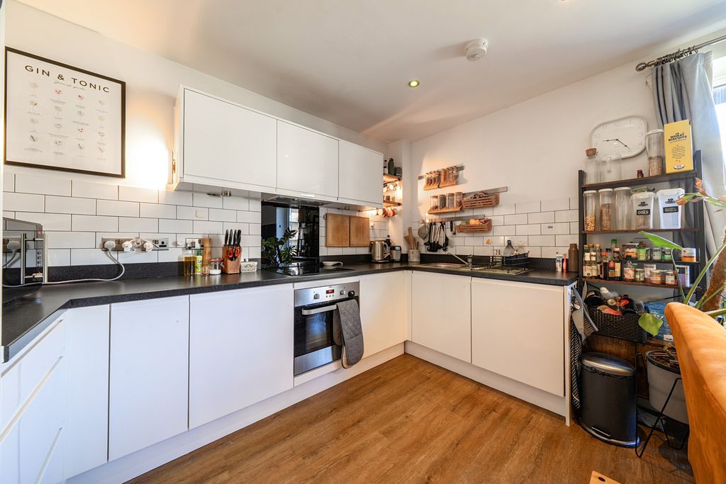 Property photo 2 of 17 Kitchen