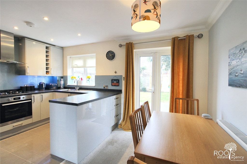 Property photo 2 of 11 Picture No. 03