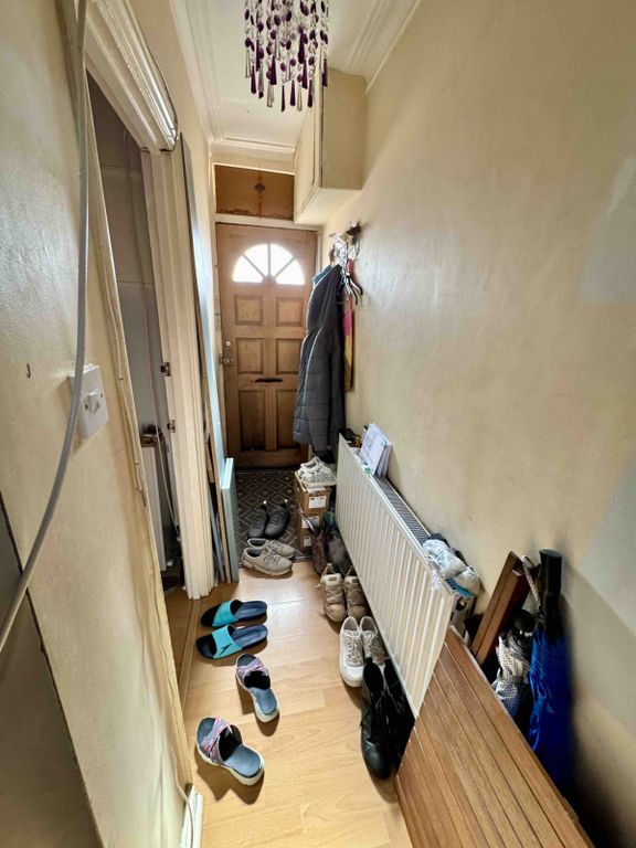 Property photo 2 of 18 Hallway