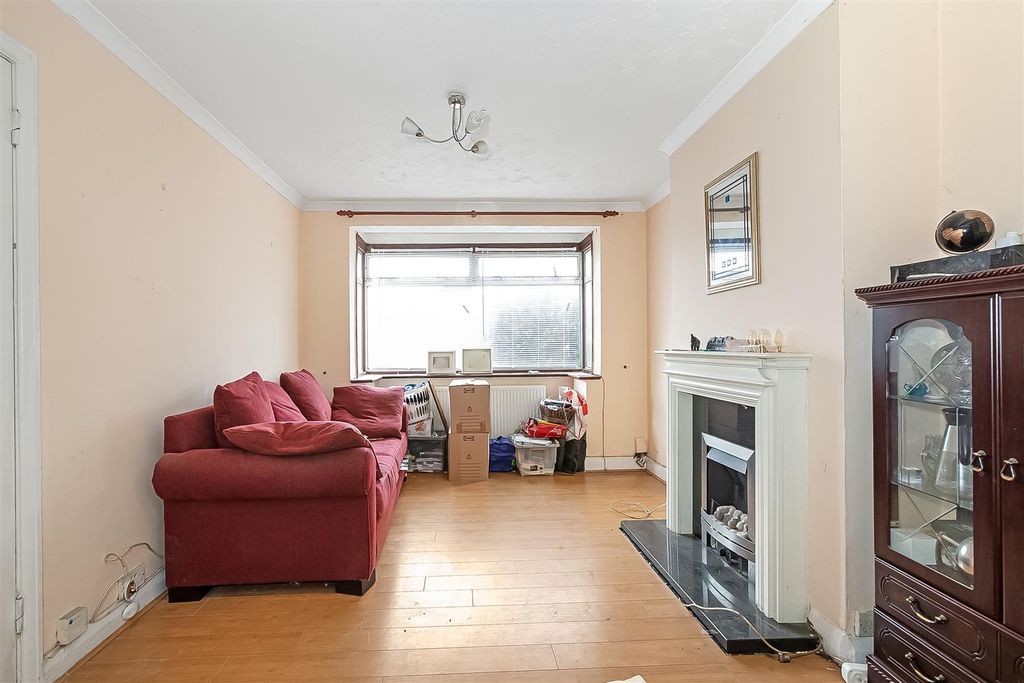 Property photo 2 of 12 Lounge