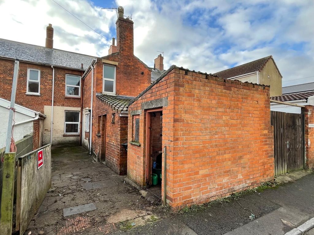 Property photo 3 of 19 Exterior