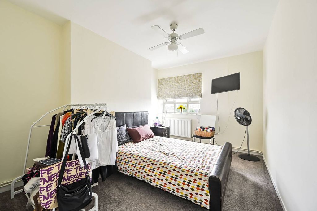 Property photo 2 of 6