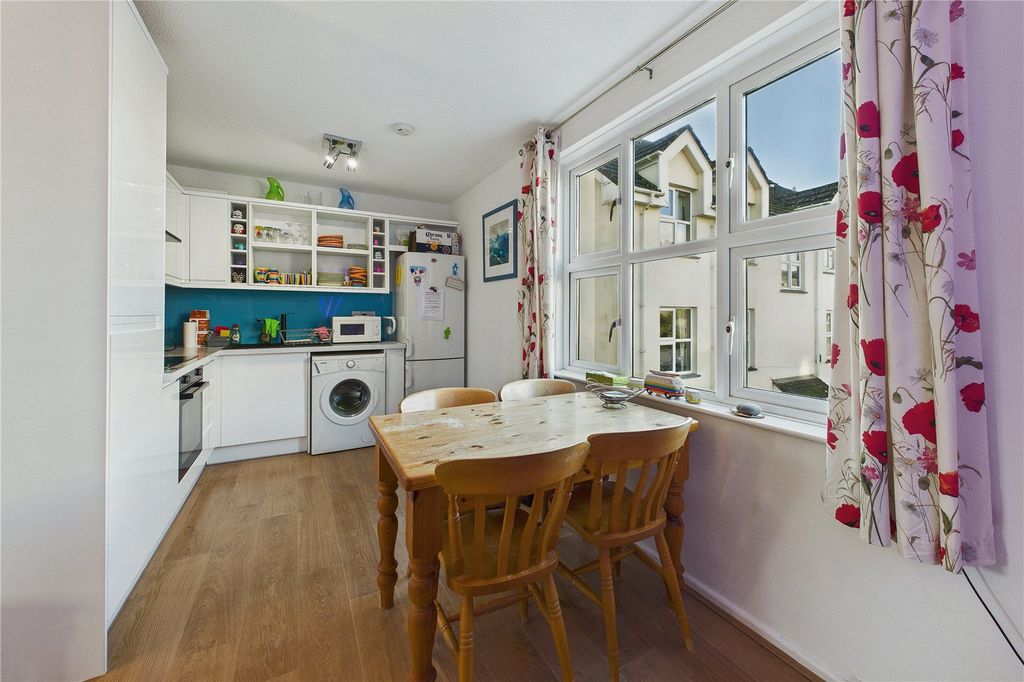 Property photo 3 of 8 Picture No. 04