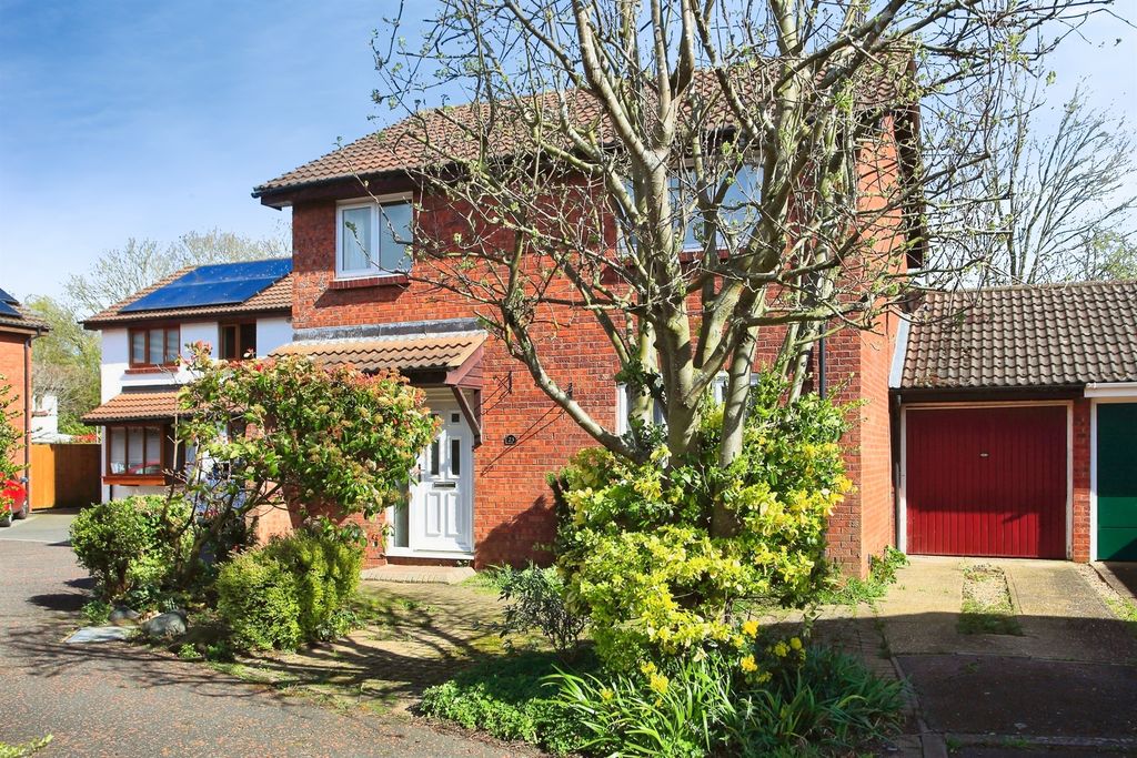 Property photo 1 of 25 Outside