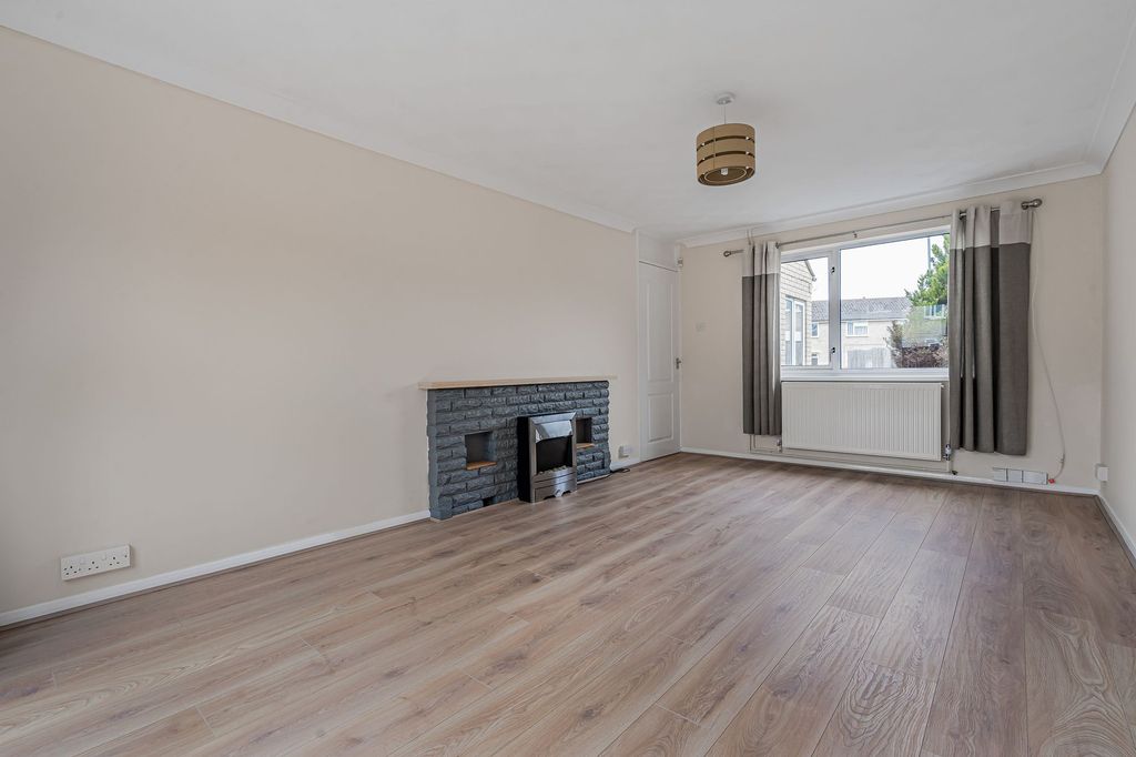 Property photo 2 of 20