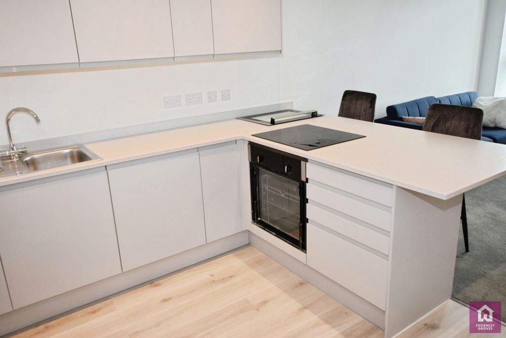 Property photo 3 of 17 Pbox-Img.Jpg