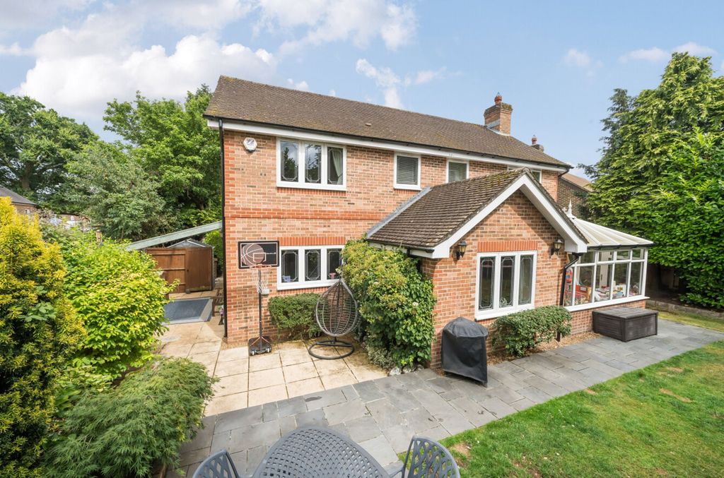 Property photo 2 of 28