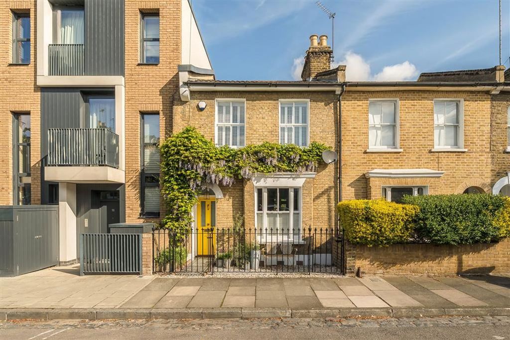 Property photo 1 of 12