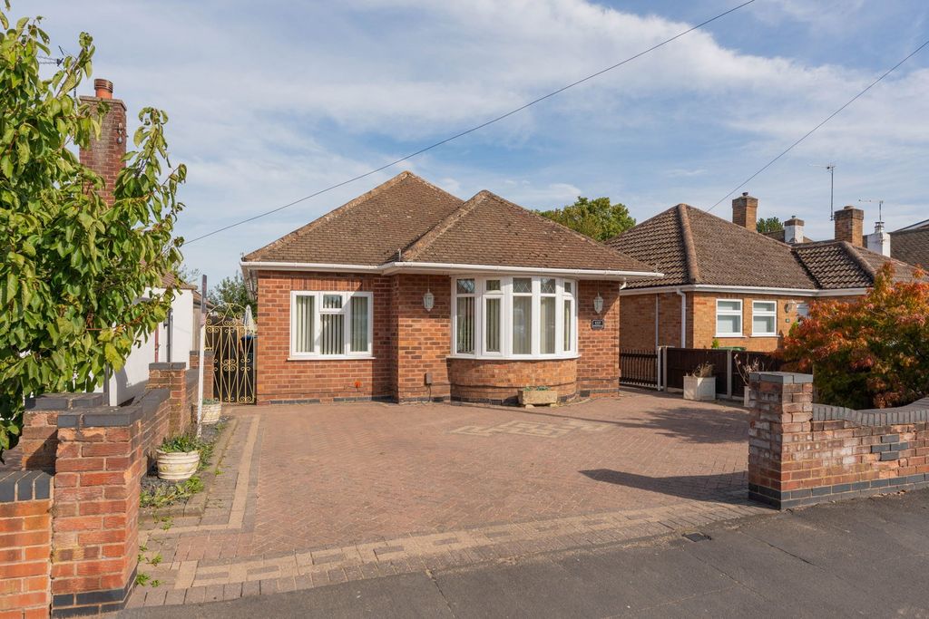 Property photo 1 of 27