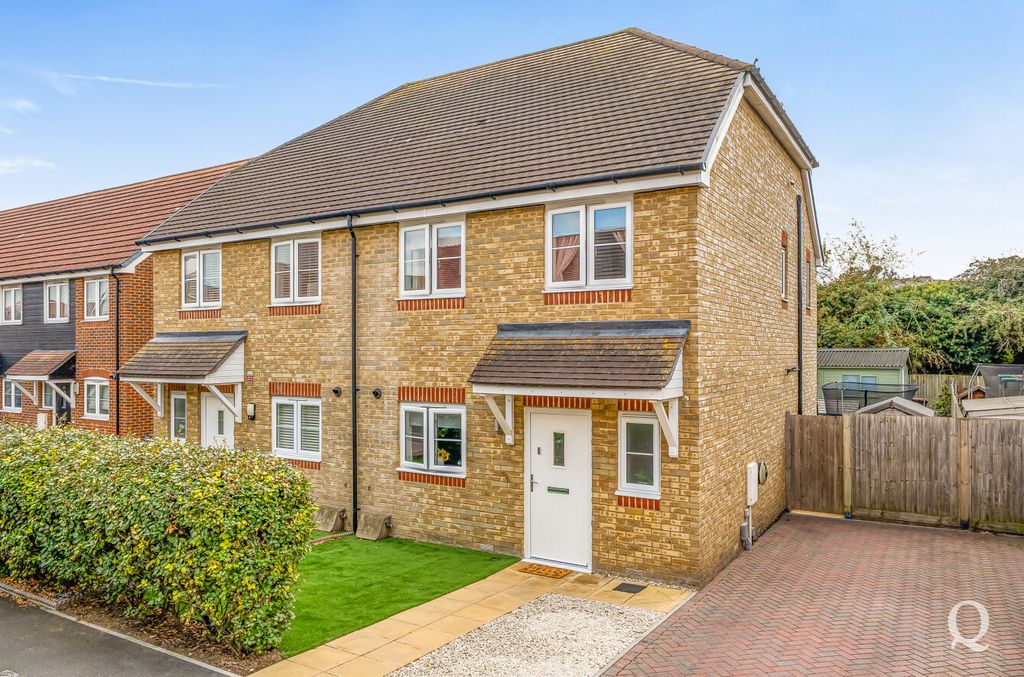 Property photo 1 of 22 B92E95Af-E8Bc-40E...