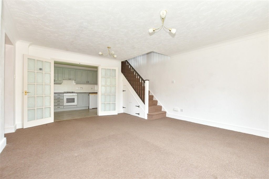 Property photo 2 of 8 Lounge