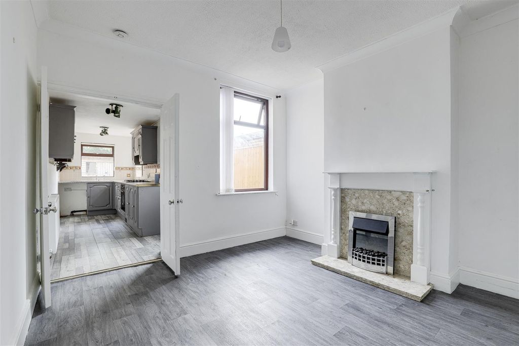 Property photo 3 of 12 02.Jpg