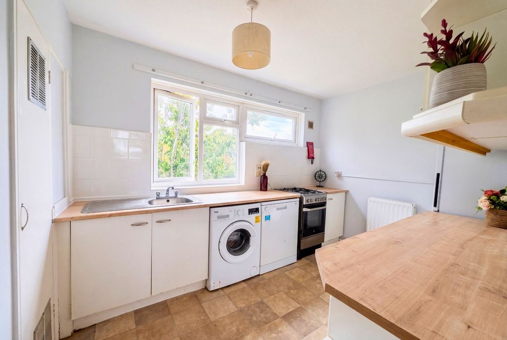 Property photo 2 of 7 5432511