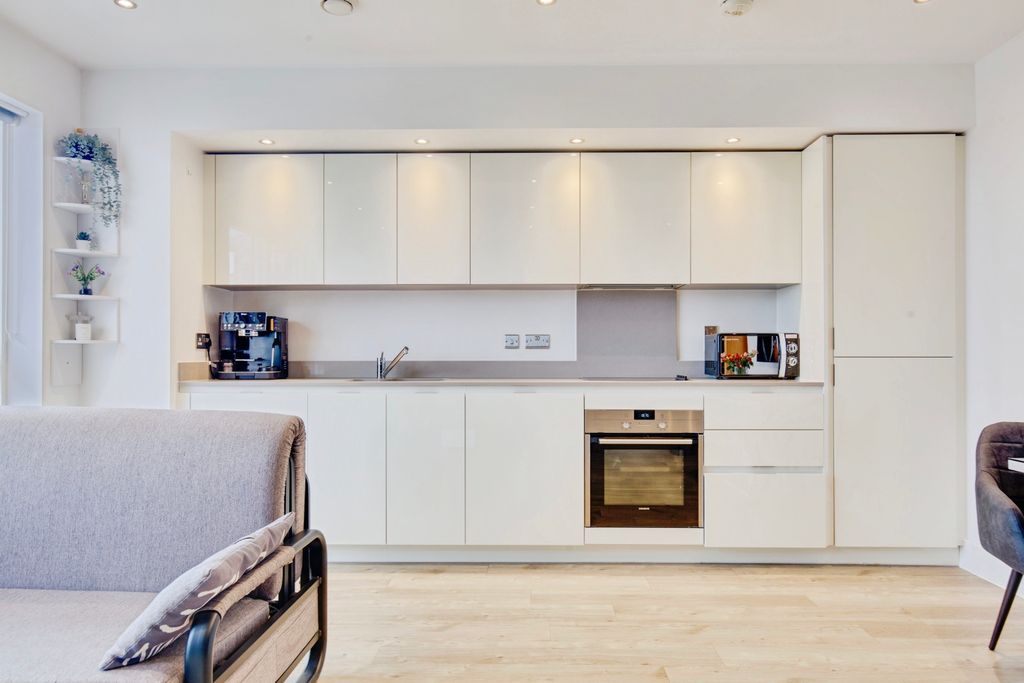 Property photo 2 of 17 Kitchen