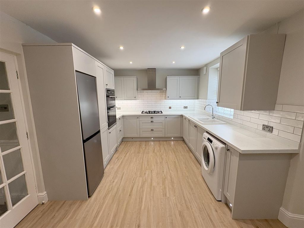 Property photo 1 of 21 Kitchen/Diner
