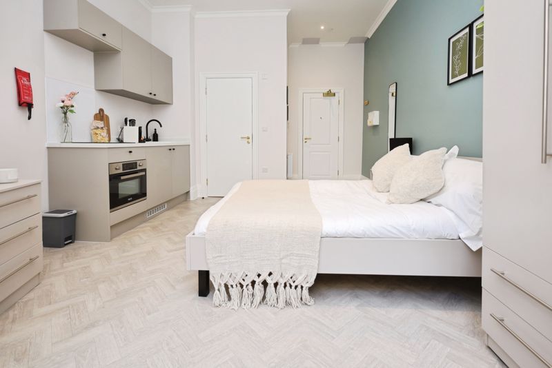 Property photo 1 of 11 Bedroom (A)