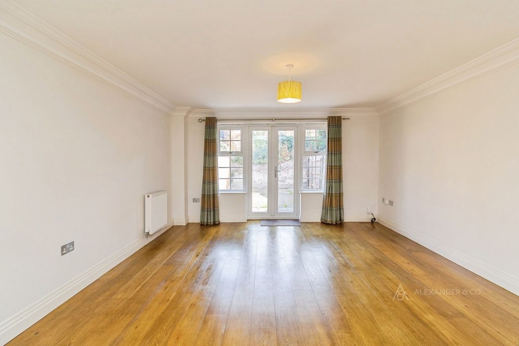 Property photo 3 of 28 Pbox-Img.Jpg