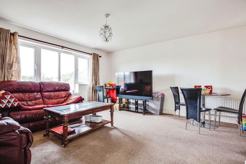 Property photo 3 of 10