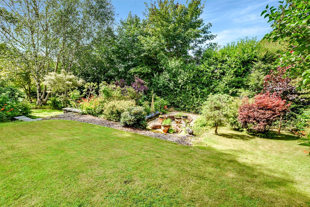 Property photo 3 of 32 Picture No. 21