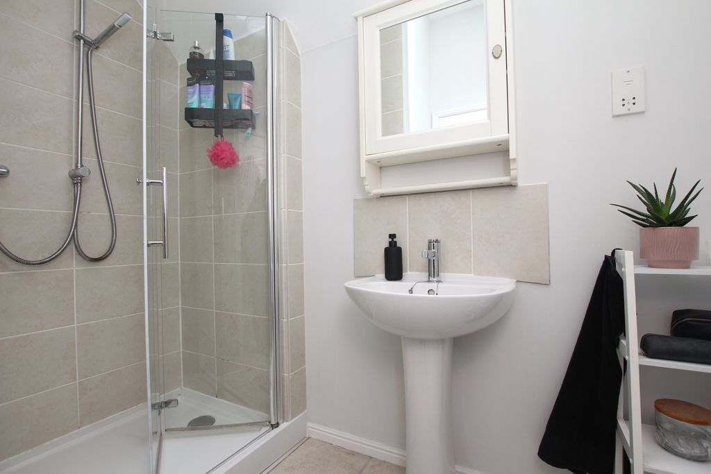 Additional image 6 of 2 bed flat for saleMadden Close, Lincoln LN1