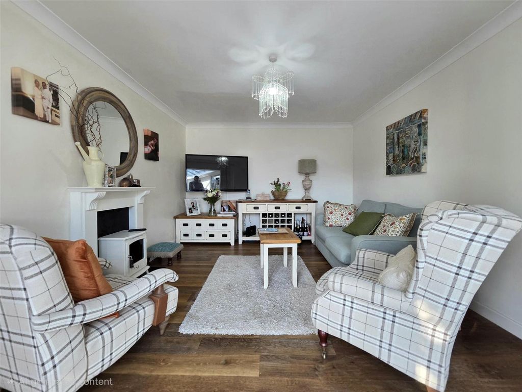 Property photo 3 of 14 Picture No. 27