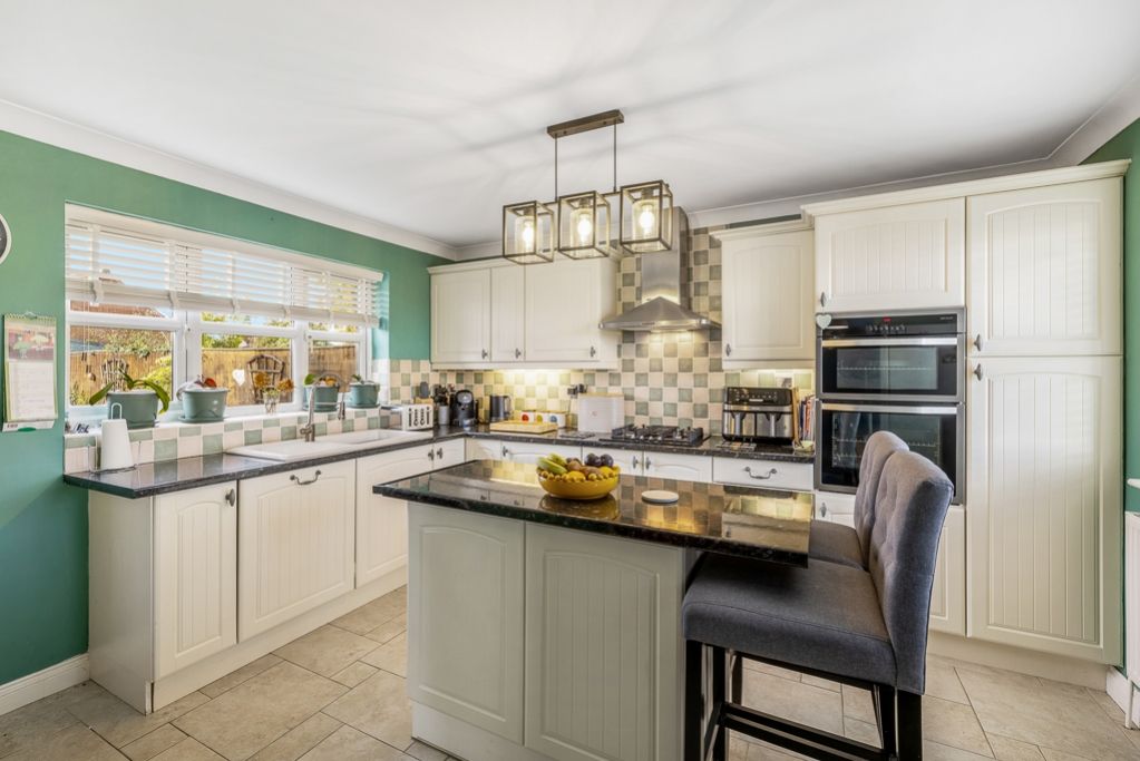 Property photo 2 of 31 5 Richard Busby Way (Lutton)-22