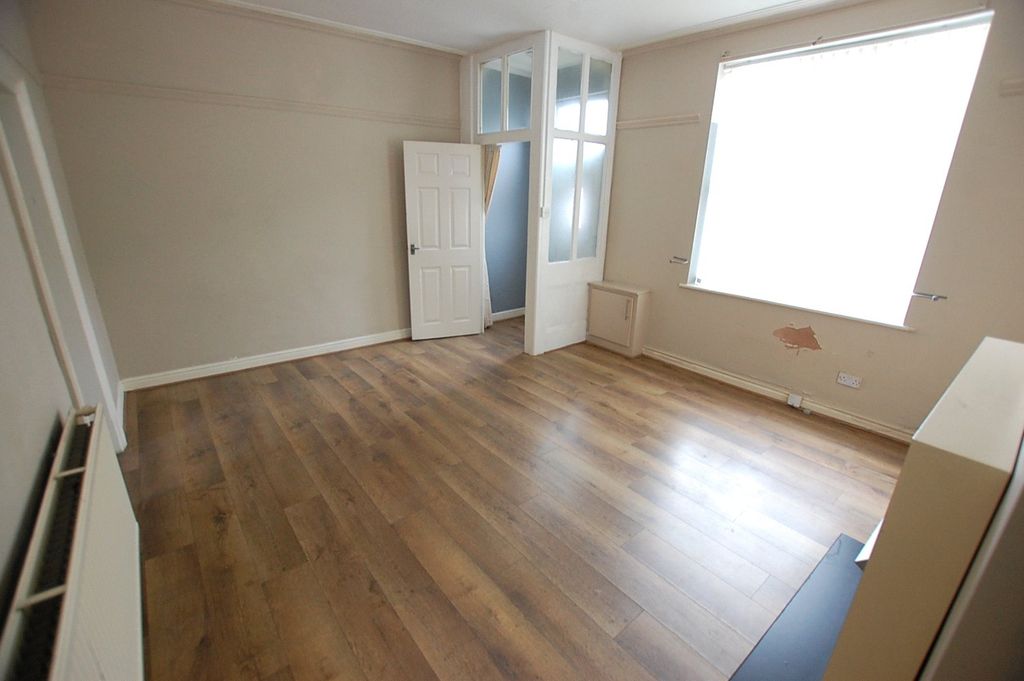 Property photo 2 of 12 Picture No. 06