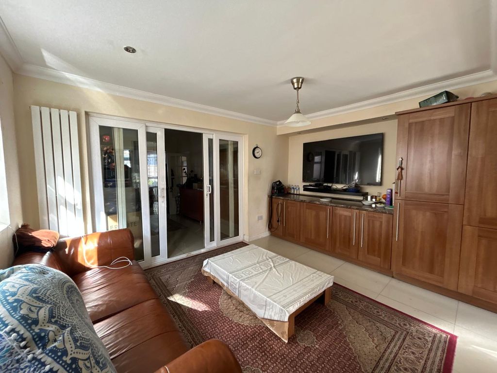 Property photo 3 of 14 Gallery
