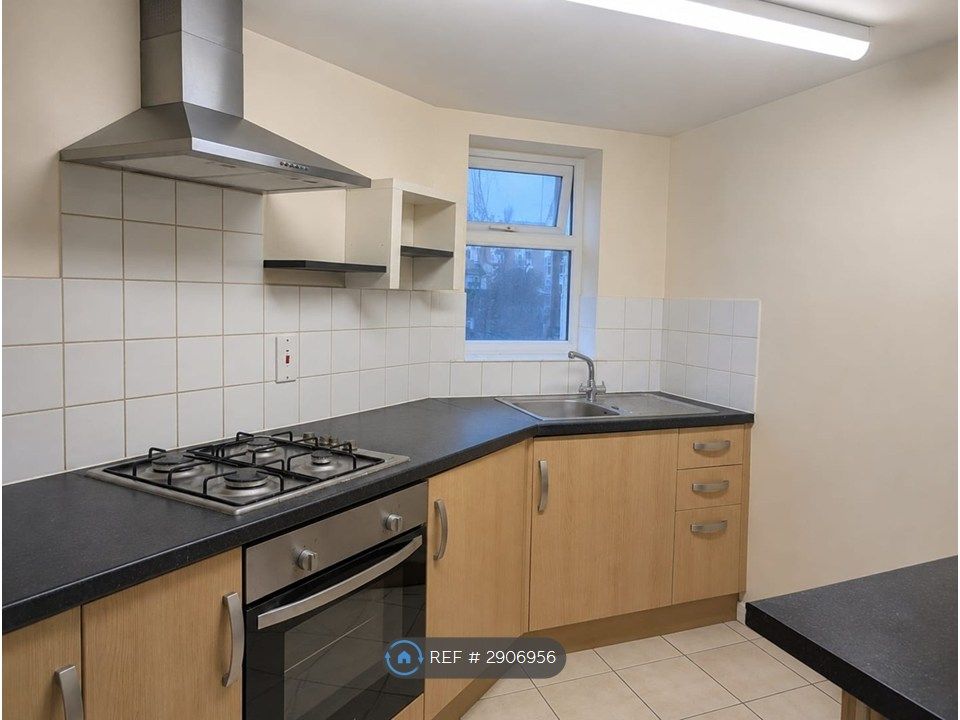 Property photo 1 of 5 Kitchen