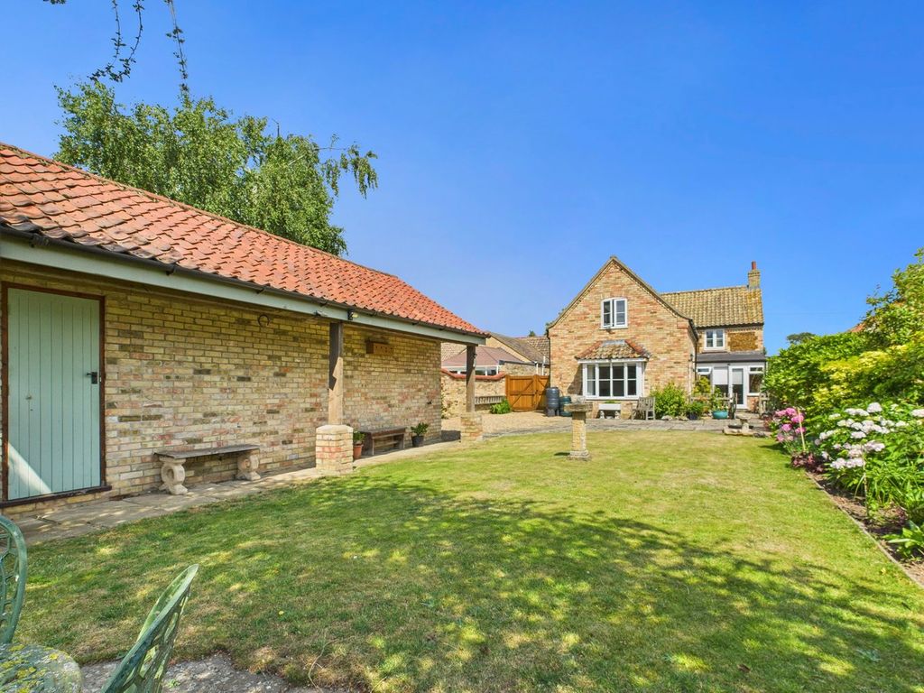 Property photo 2 of 29