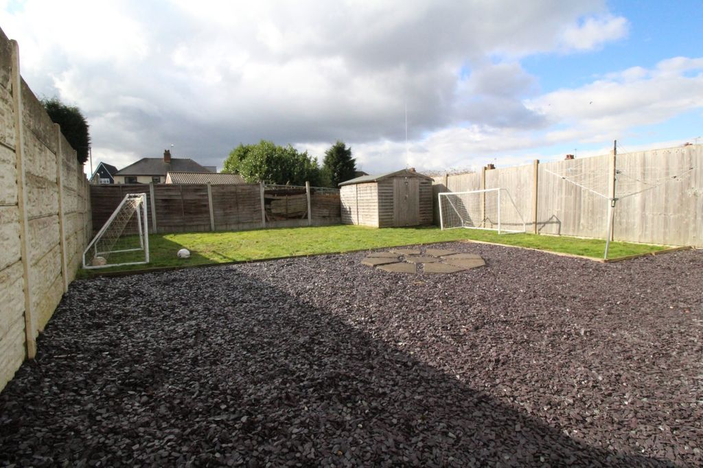 Property photo 2 of 19 Rear Garden