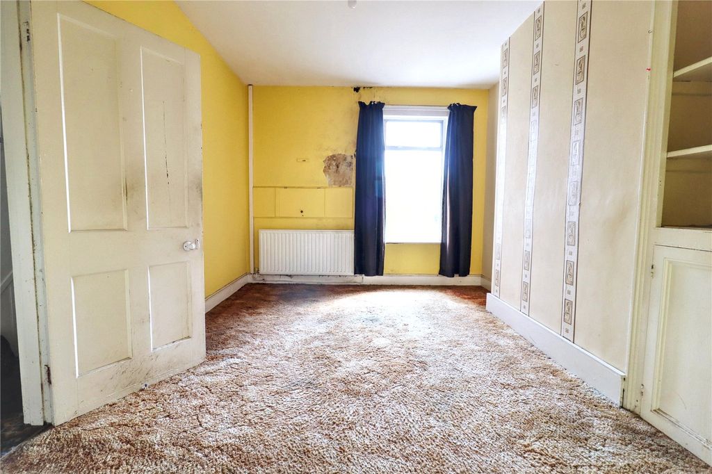 Property photo 3 of 11 Picture No. 18