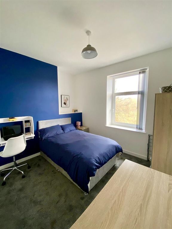 Property photo 2 of 12 Bedroom 5
