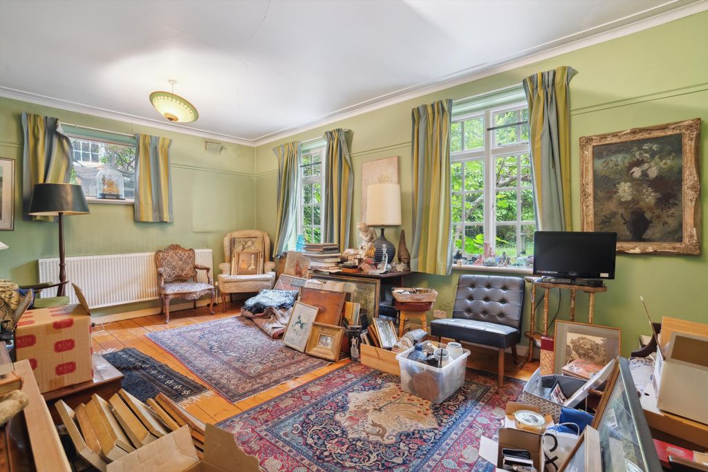 Property photo 3 of 18 Image