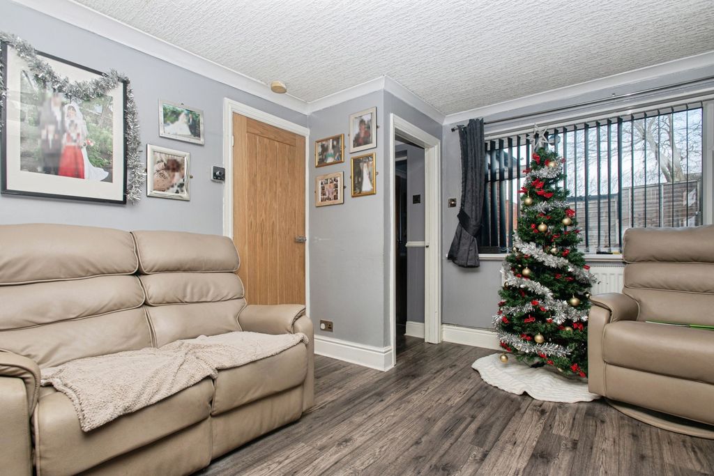 Property photo 2 of 12 Photo