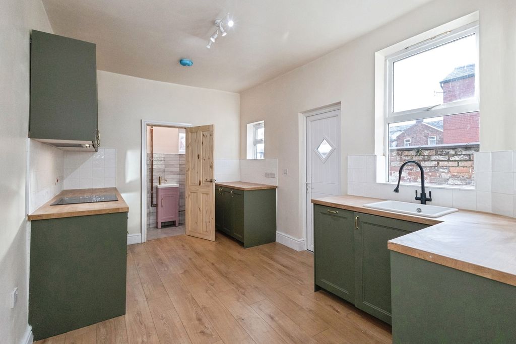 Property photo 2 of 26 Pbox-Img.Jpg