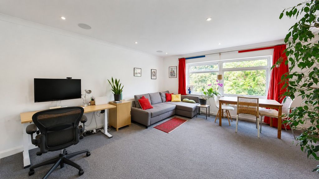 Property photo 3 of 12