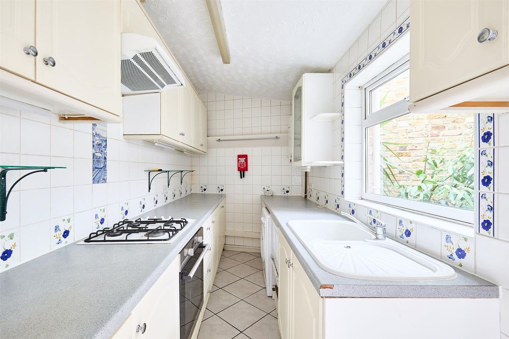 Property photo 3 of 26