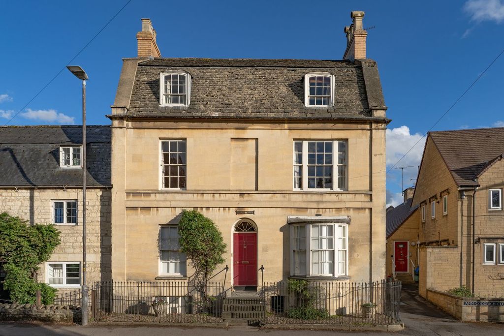 Property photo 1 of 24