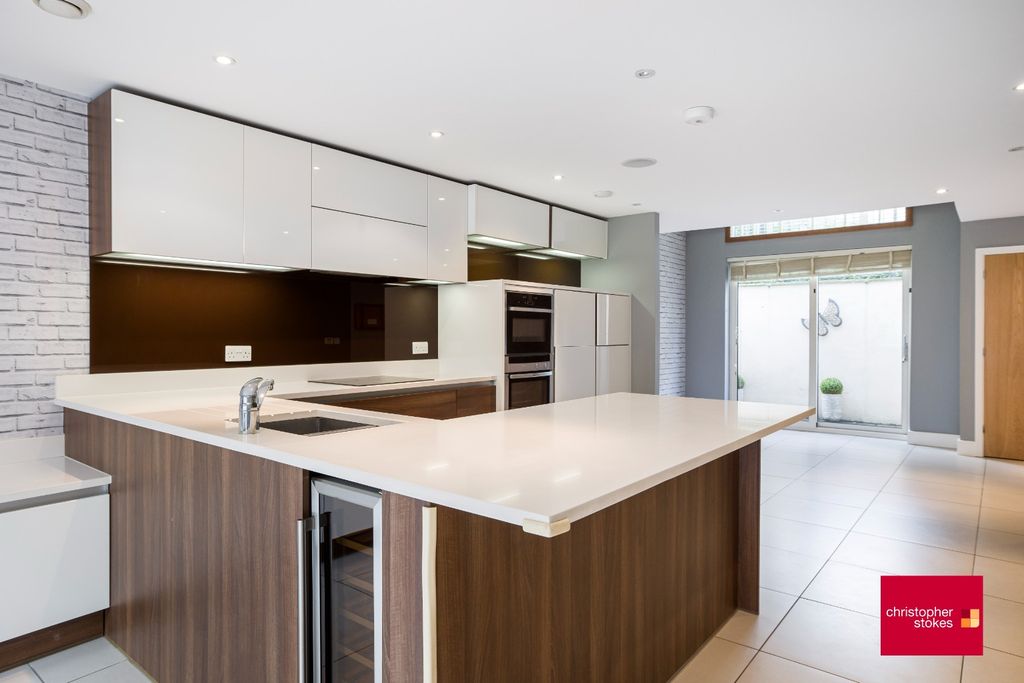 Property photo 2 of 22 4361432