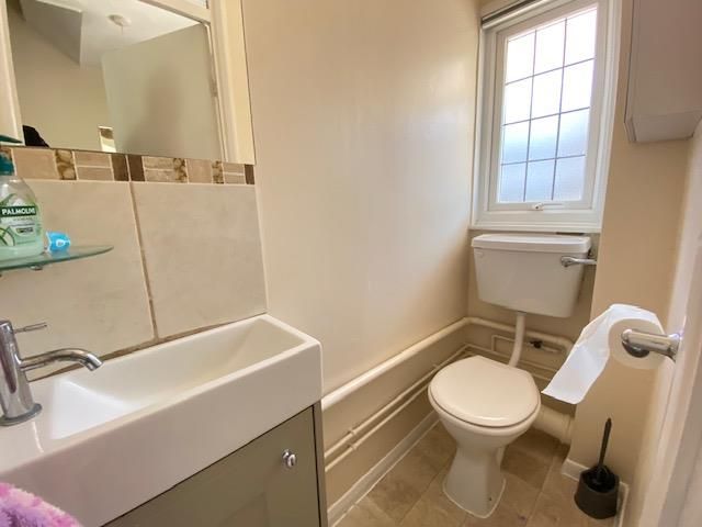 Property photo 3 of 11 W/C
