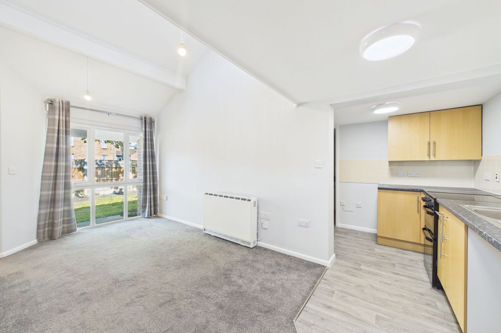 Property photo 2 of 12