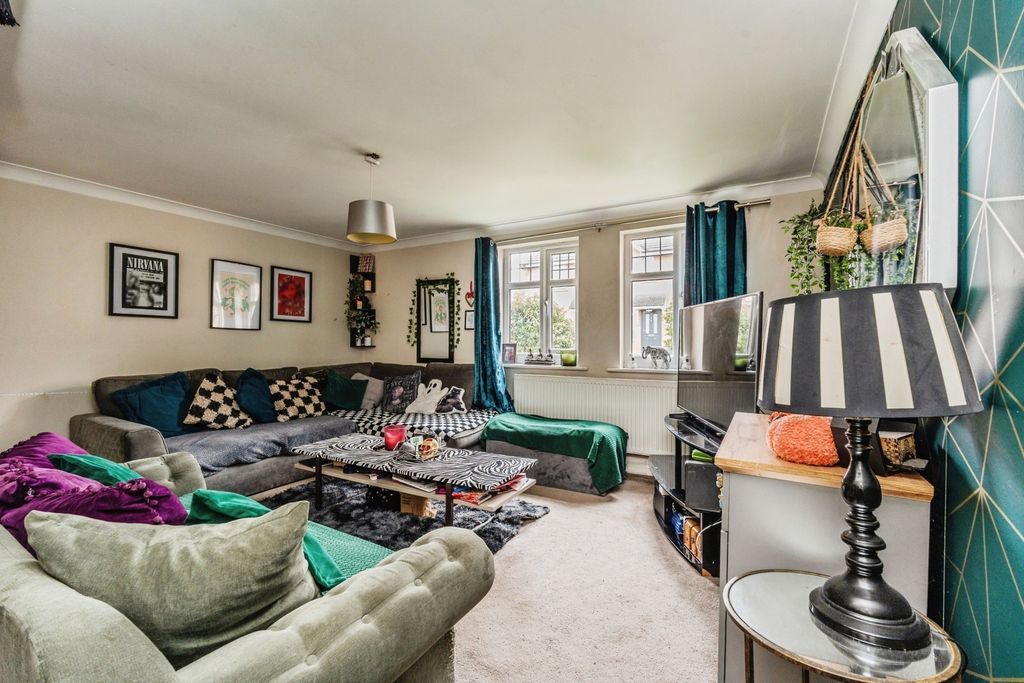 Property photo 2 of 16 Pbox-Img.Jpg