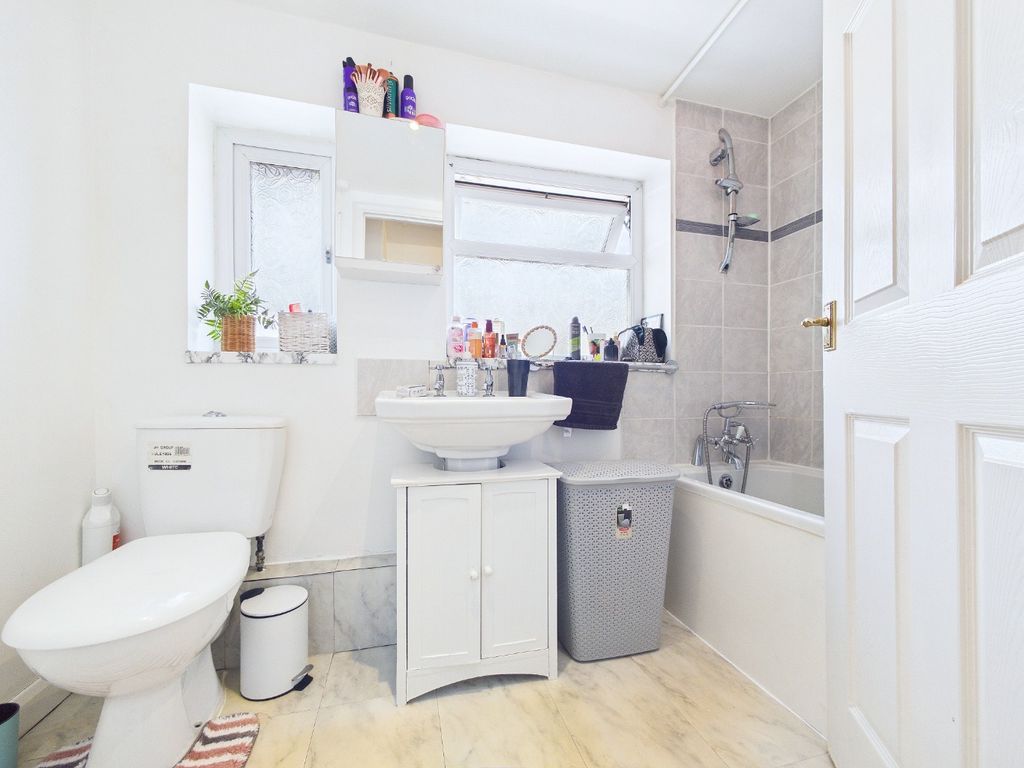 Property photo 3 of 14 5247923