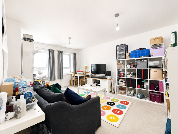 Property photo 1 of 10 86ba0856-Bb5d-42B4-A734-c75c6A0953A9.Png