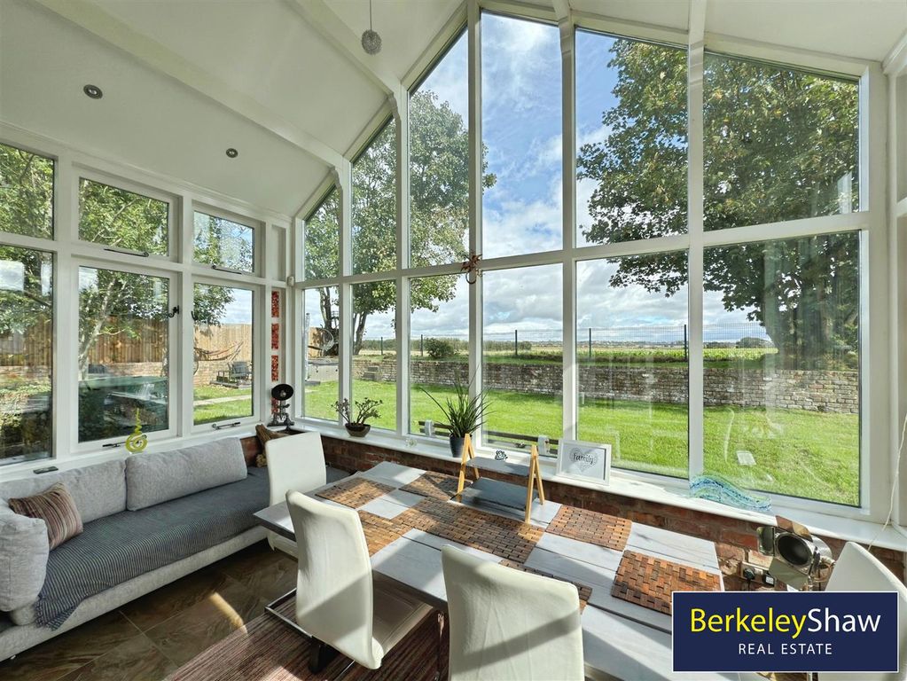 Property photo 2 of 37 Sun-Room