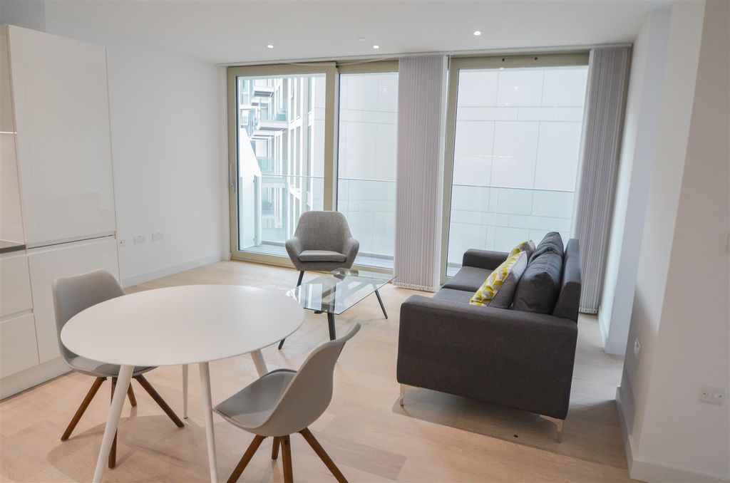 Property photo 3 of 11 Liner House